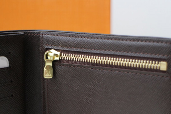 l**is V*t*n amerigo wallet