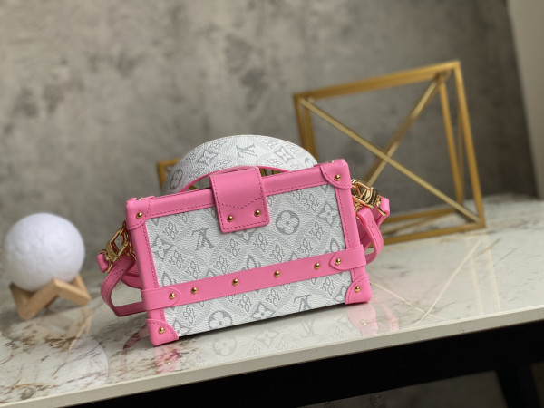 l**is V*t*n petite malle