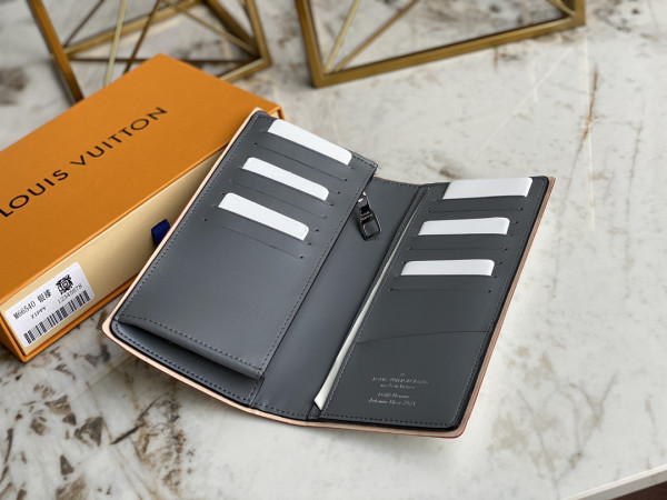 l**is V*t*n brazza wallet