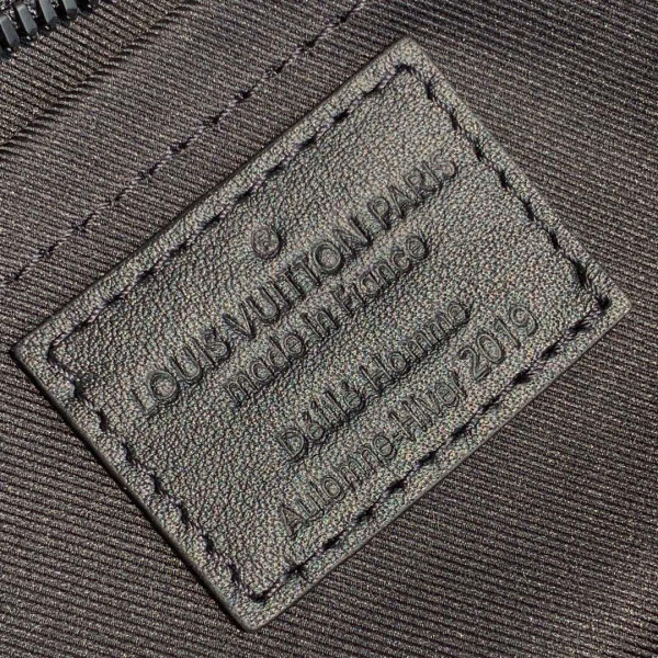 l**is V*t*n mini soft trunk