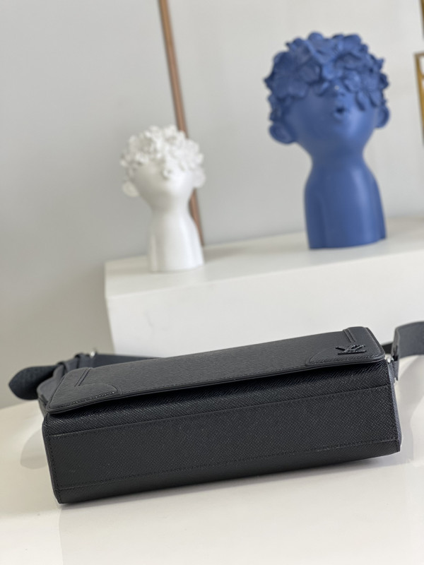 l**is V*t*n new flap messenger