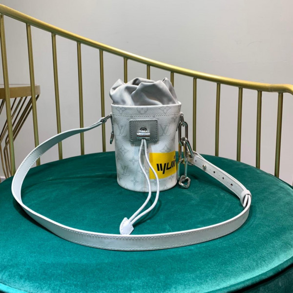 l**is V*t*n chalk nano bag