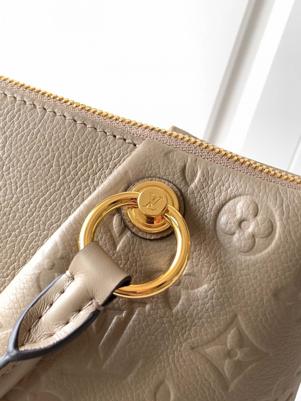 l**is V*t*n v tote mm