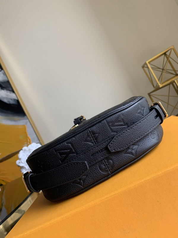 l**is V*t*n boite chapeau souple mm