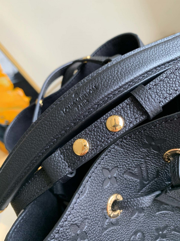 l**is V*t*n neonoe mm