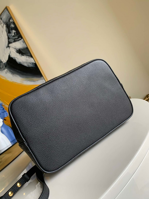 l**is V*t*n neonoe mm