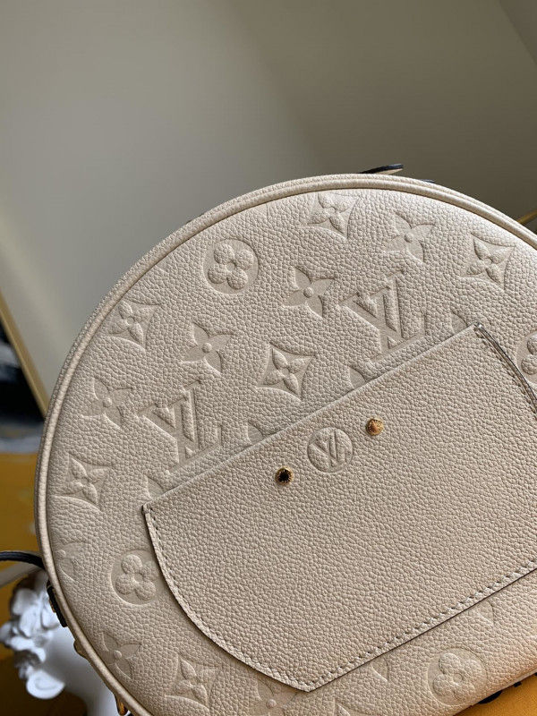 l**is V*t*n boite chapeau souple mm