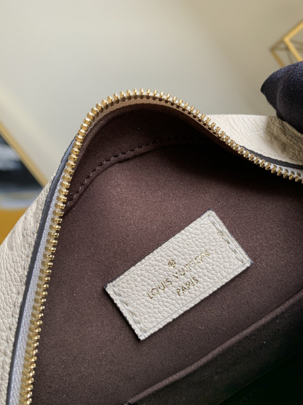 l**is V*t*n boite chapeau souple mm