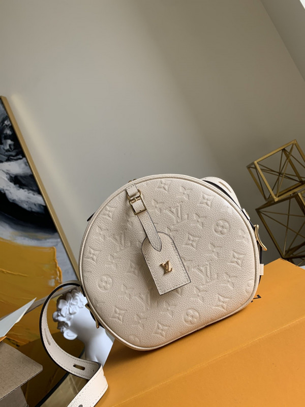 l**is V*t*n boite chapeau souple mm