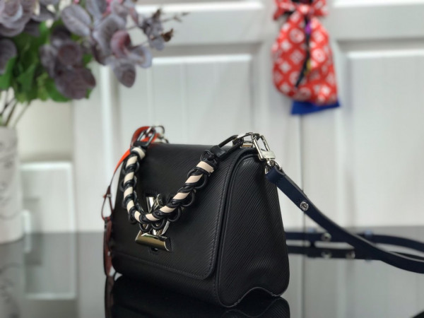 l**is V*t*n twist mm