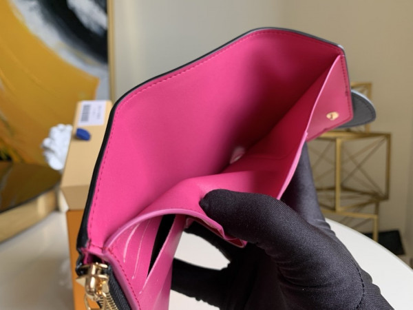 l**is V*t*n pont 9 compact wallet