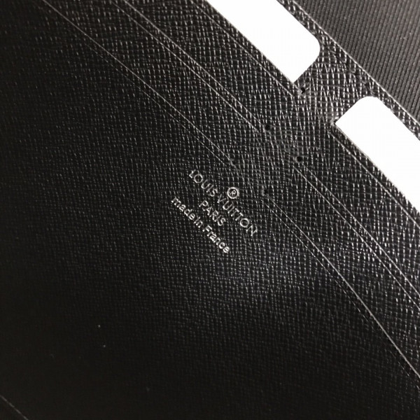 l**is V*t*n pochette voyage mm