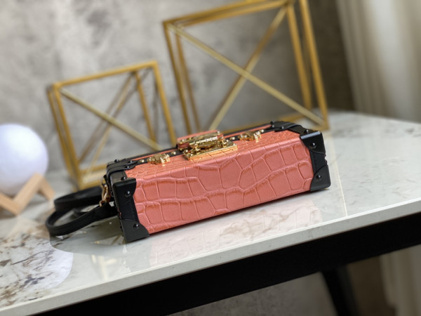 l**is V*t*n petite malle