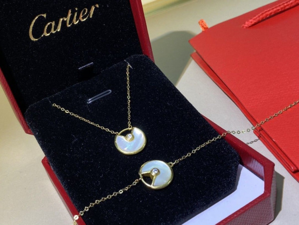 CARTIER Amulet Necklace