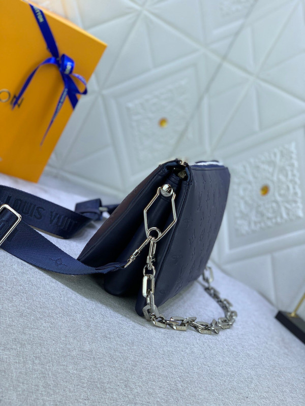 l**is V*t*n coussin pm