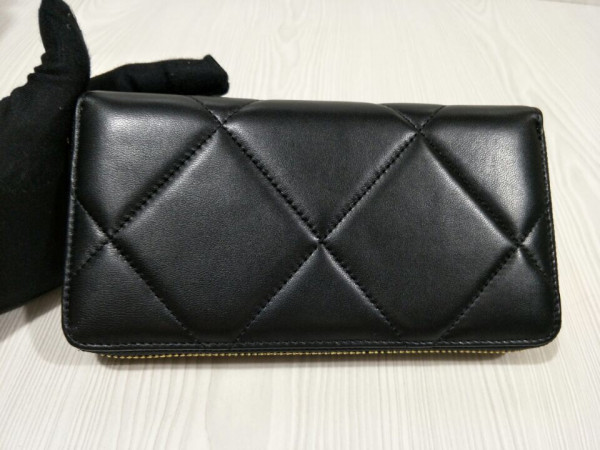 CL 19 ZIPPED WALLET