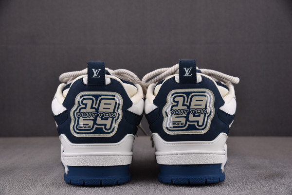 l**is V*t*n sneakers