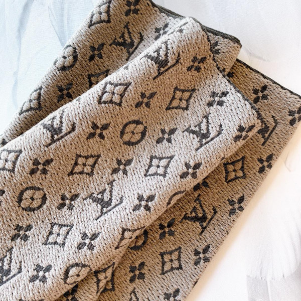 l**is V*t*n monogram classic scarf