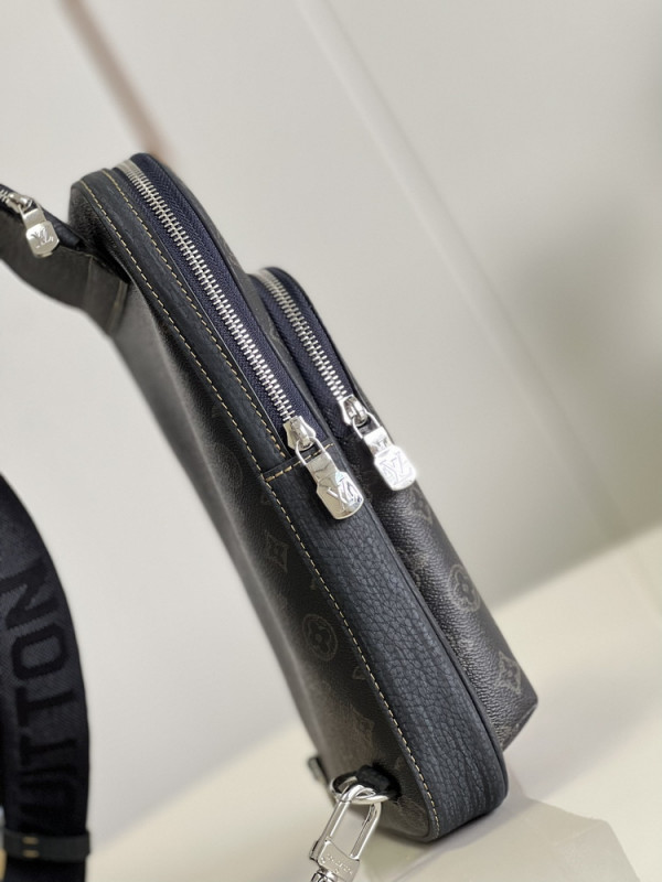 l**is V*t*n avenue sling bag nm