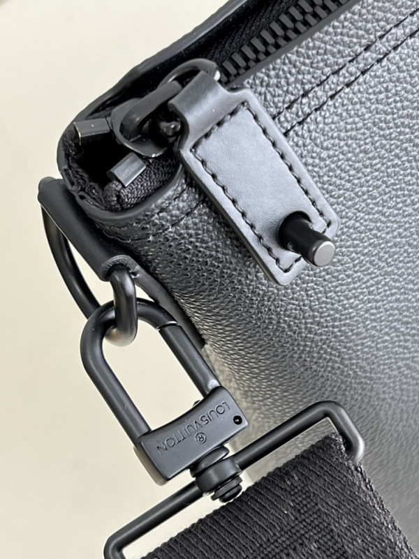 l**is V*t*n lock it tote