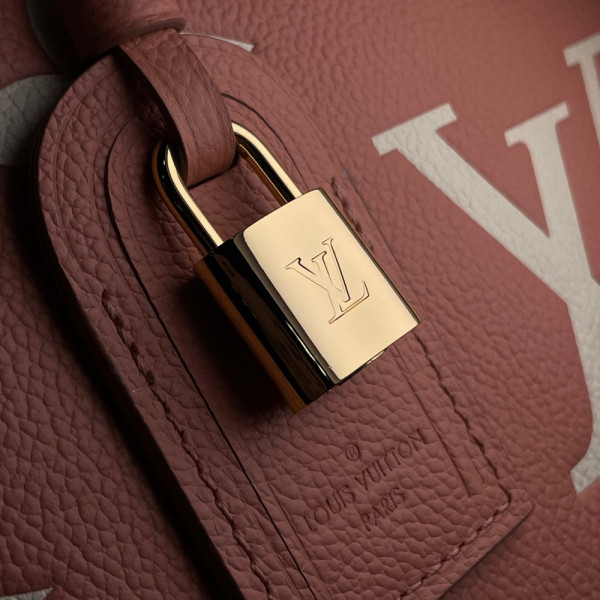 l**is V*t*n grand palais