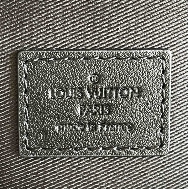 l**is V*t*n s lock messenger