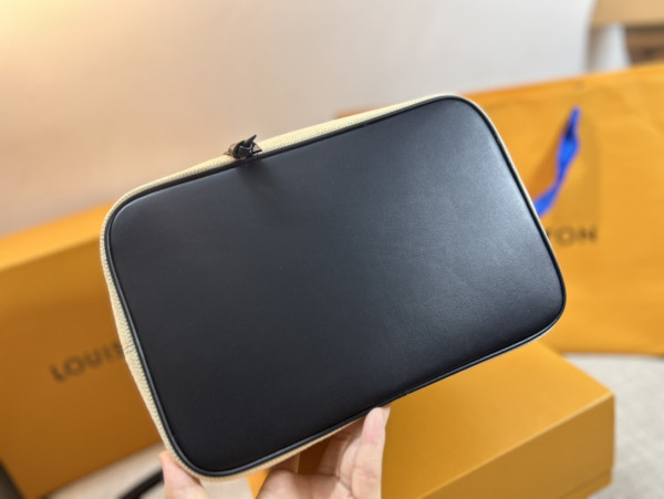 l**is V*t*n nÉonoÉ mm