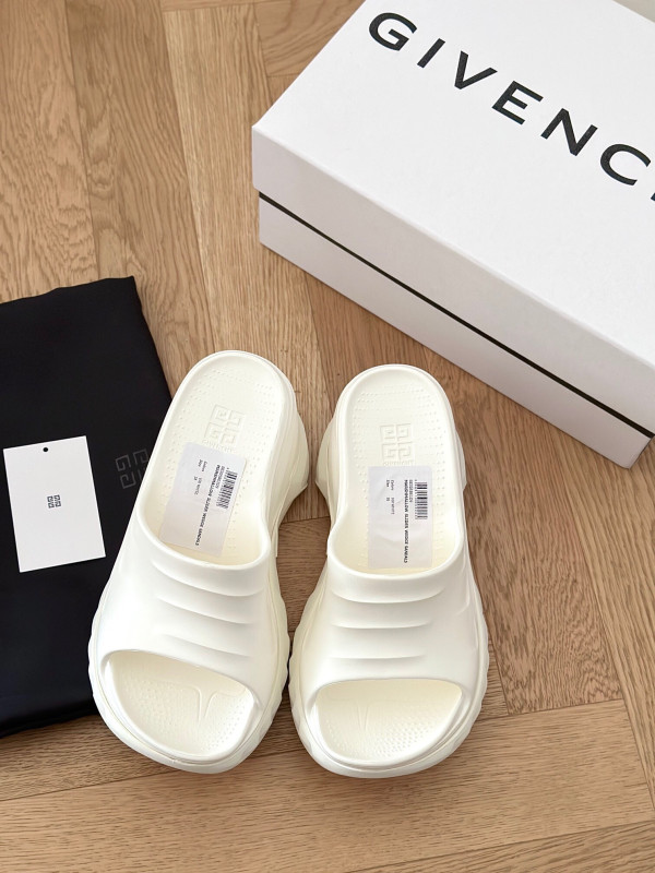 GIVENCHY sildes