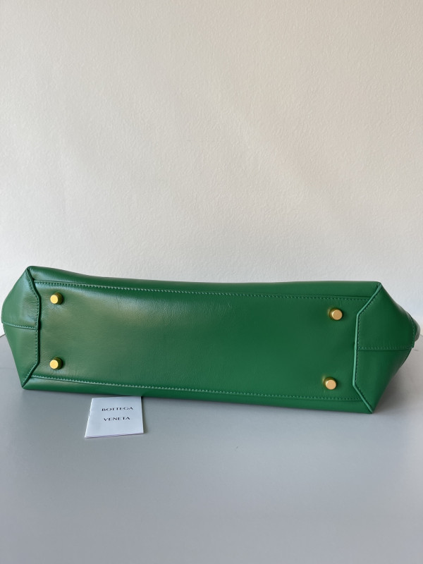 Bo*te*ga ve*ne*ta arco