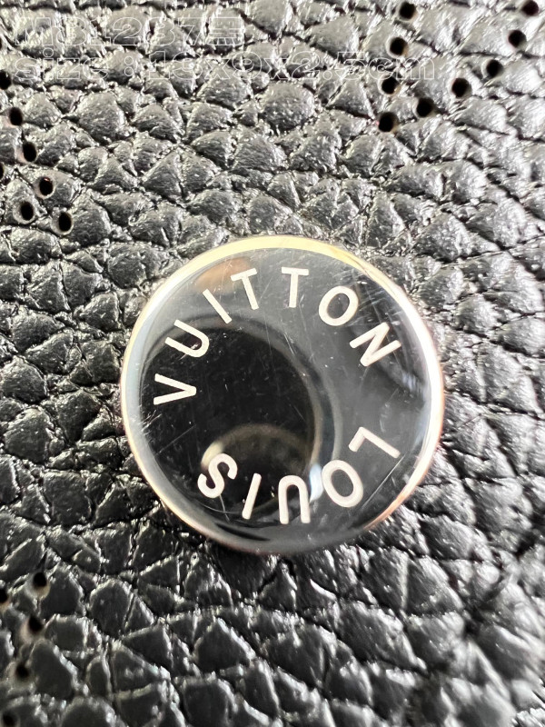 l**is V*t*n card holder recto verso