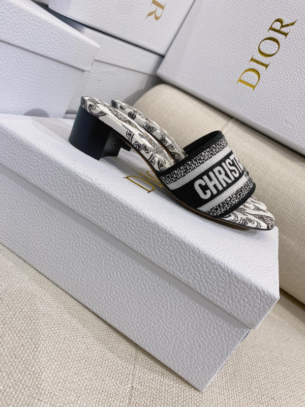 D*or dway heeled slide