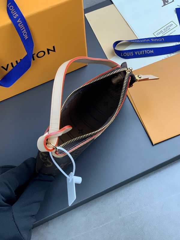 l**is V*t*n monogram mini pochette delightful pouch