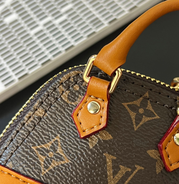 l**is V*t*n kaey chain