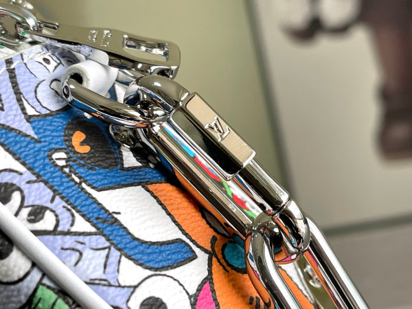 l**is V*t*n mini soft trunk