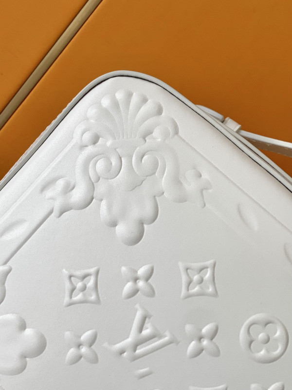 l**is V*t*n mini soft trunk