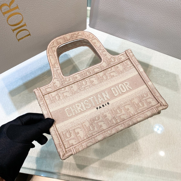 D*or book tote mini