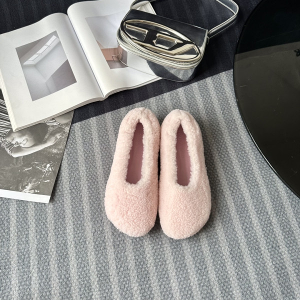 Bo*te*ga ve*ne*ta atomic shearling-trimmed ballet flats