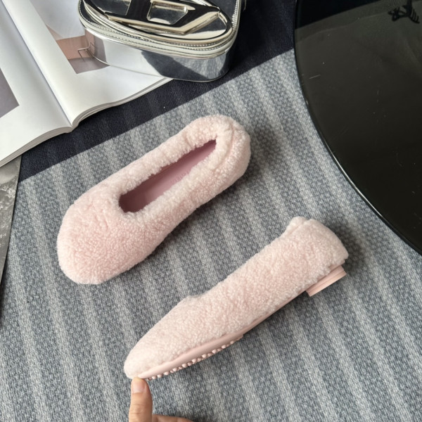 Bo*te*ga ve*ne*ta atomic shearling-trimmed ballet flats