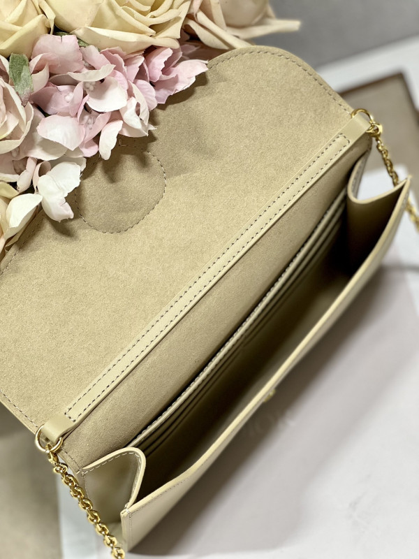 D*or bobby east-west pouch with chain