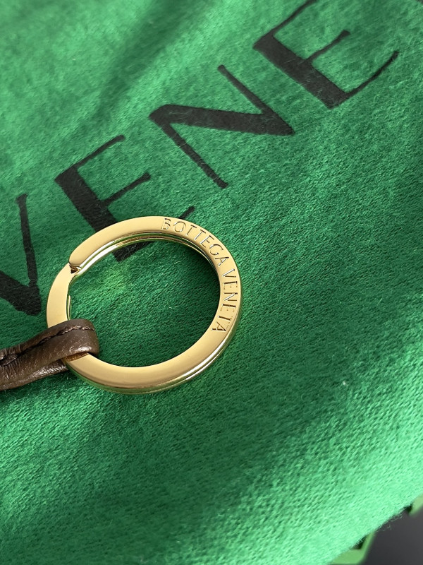 Bo*te*ga ve*ne*ta small andiamo