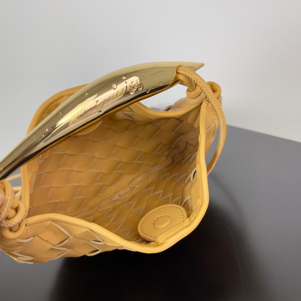 Bo*te*ga ve*ne*ta mini sardine top handle bag