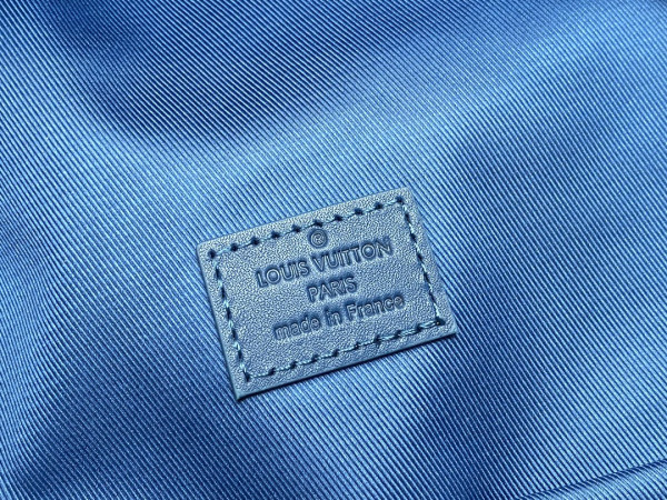 l**is V*t*n takeoff backpack