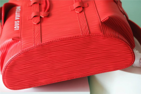 l**is V*t*n christopher mm