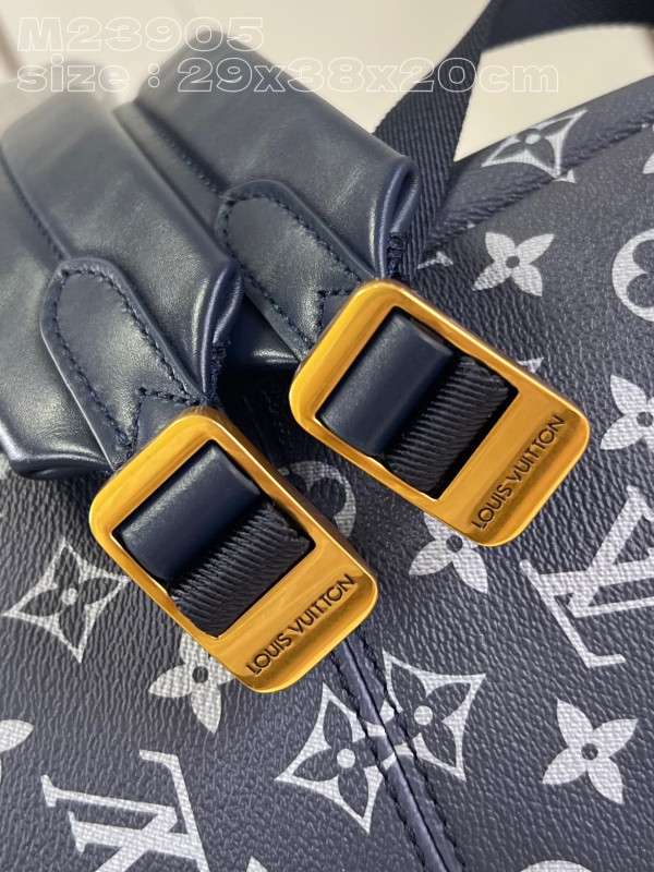 l**is V*t*n discovery backpack pm