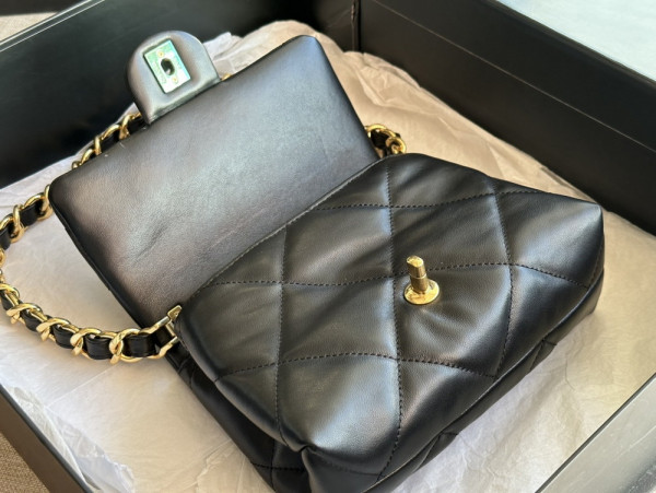 CL SMALL FLAP BAG