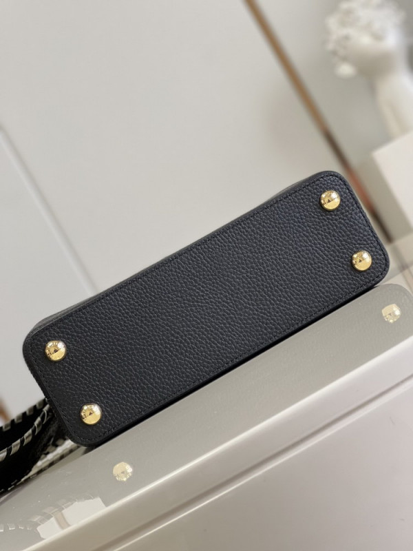 l**is V*t*n capucines bb