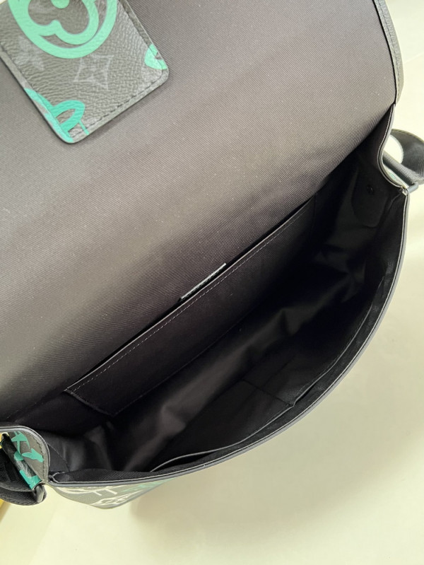 l**is V*t*n archy messenger mm