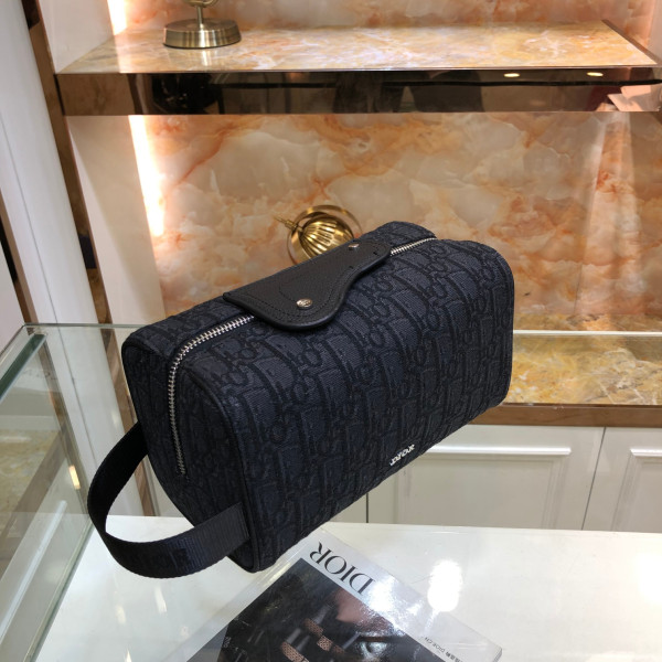 D*or lingot toiletry bag