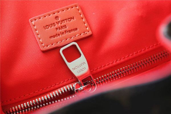 l**is V*t*n christopher mm