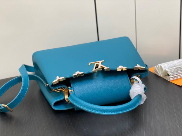 l**is V*t*n capucines mm